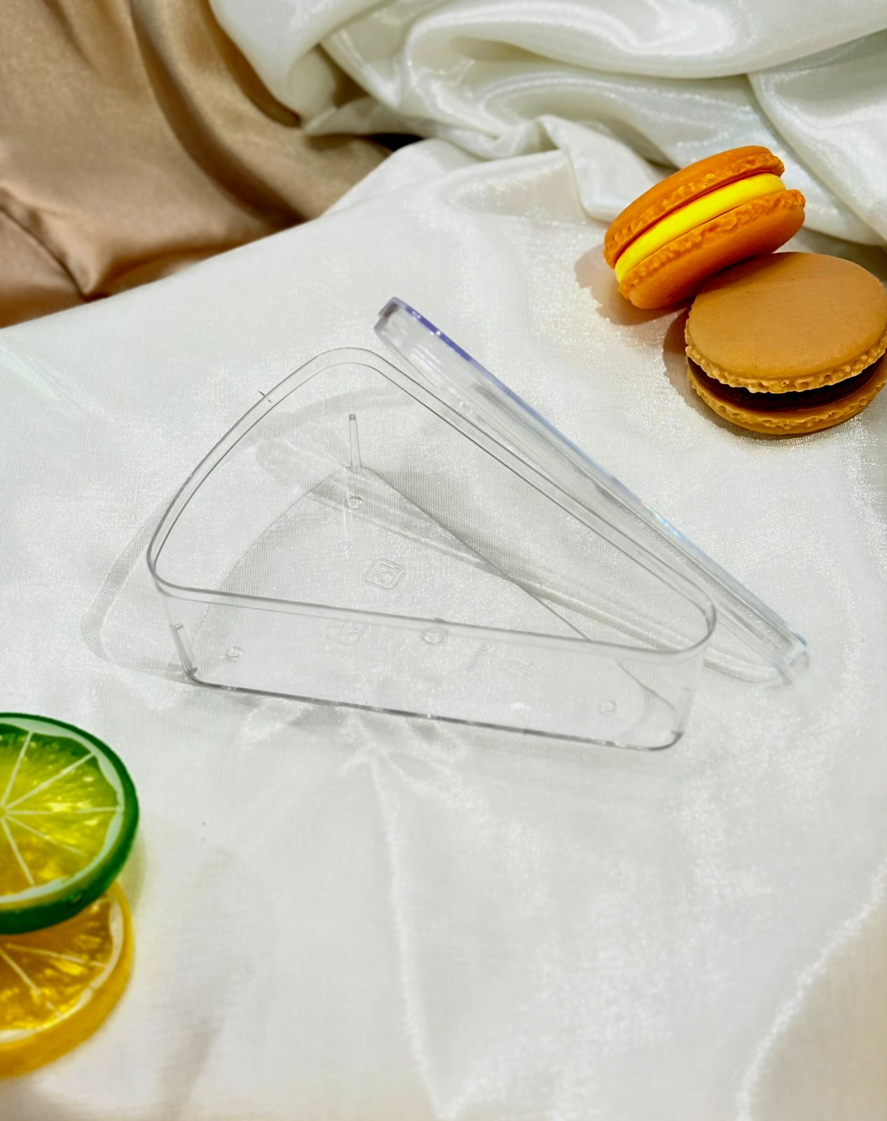 Ultimakes Triangle Box SMALL (140ml) 20 pcs